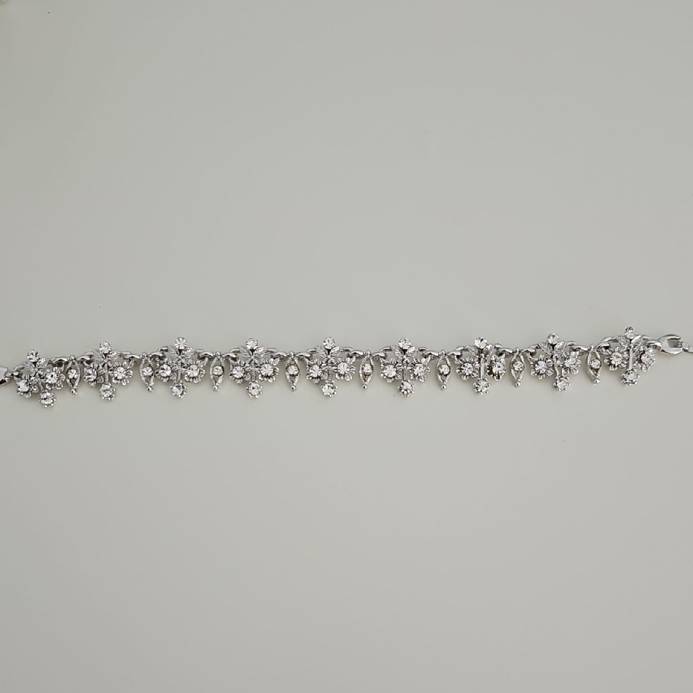 Elegant Silver Floral Bracelet